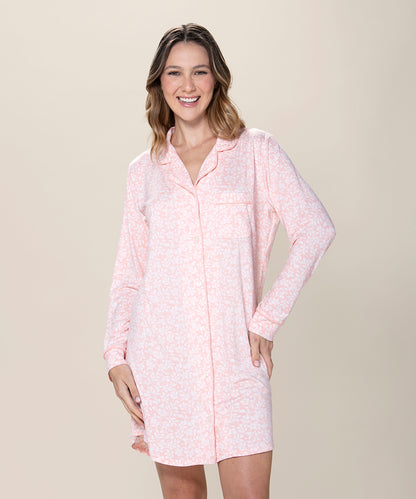 Camisa de dormir corta con botones frontales y estampado de flores