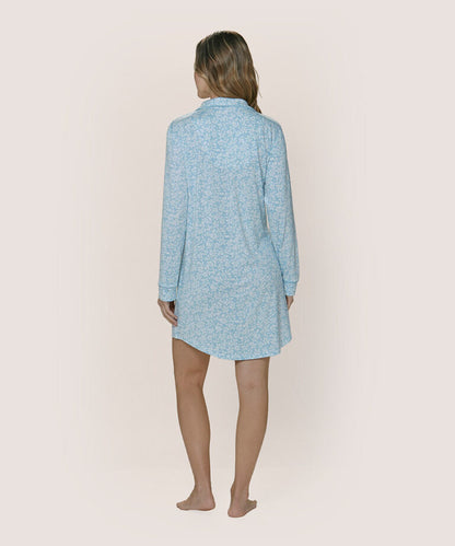 Camisa de dormir corta con botones frontales y estampado de flores