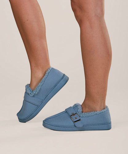 Pantuflas de diseño elegante con evilla decorativa